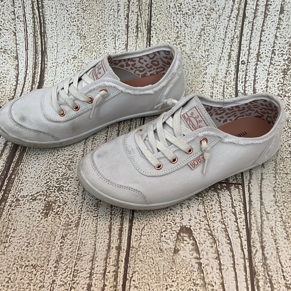 Bobs from Skechers white womens shoes size 6.5 - Picture 2 of 2